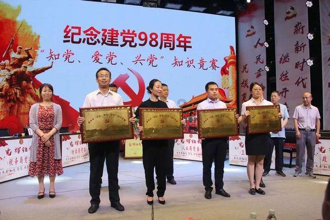 内乡县师岗镇卫生院开展“送温暖·献爱心”社会捐助活动